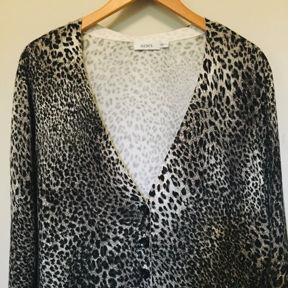 Rosette Print Soft Rayon Button Down Cardigan - Picture 8 of 15